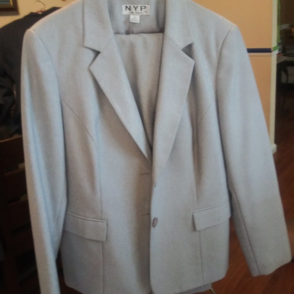 Pant suit